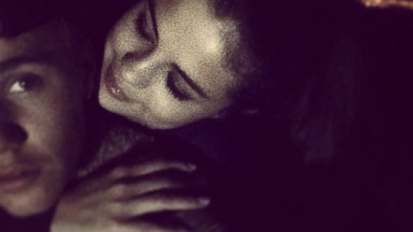 Justin Bieber e Selena Gomez posam juntos em foto! Relembre o que aconteceu nos últimos meses