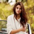 Selena Gomez chora cantando "Love Will Remember"