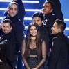 Selena Gomez brilha nas redes sociais e no American Music Awards 2015! Quem segura essa diva?