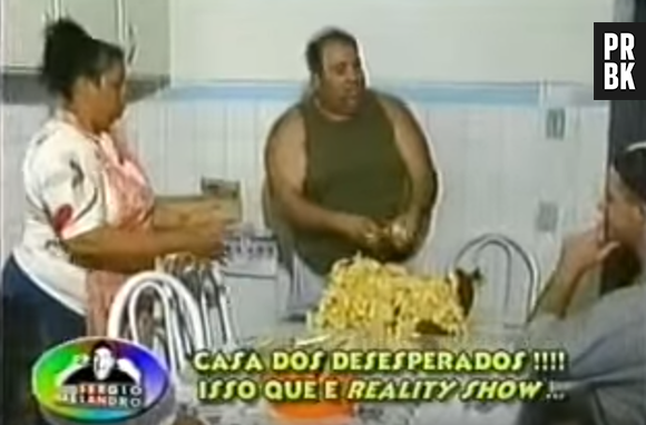 "Casa dos Desesperados" é um antigo reality show brasileiro que tinha como o objetivo fazer polêmica. Os participantes eram super diferentes uns dos outros e viviam em uma casa minúscula