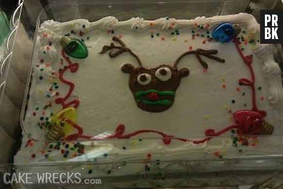 Esse bolo de Natal deve ter sido feito por uma criança de oito anos