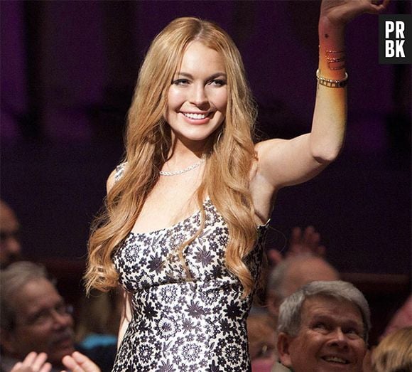 Lindsay Lohan foi jurada do campeonato Nacional em "Glee"