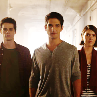 Em "Teen Wolf": na 5º temporada, Tyler Posey, o Scott, revela vilão surpresa: "Parrish é o inimigo"