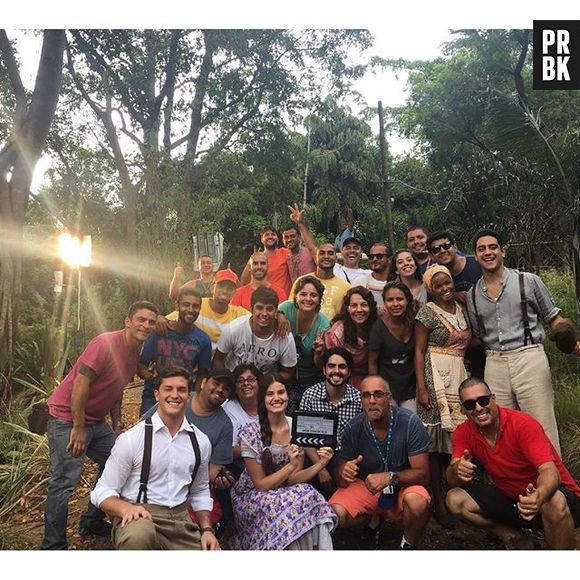 "Êta Mundo Bom", com Camila Queiroz, estreia nesta segunda-feira (18)