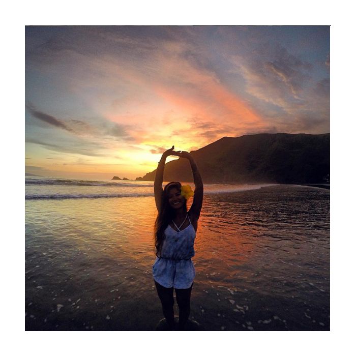Vanessa Aud mostra dia de passeio em praia no Instagram e arranca elogios