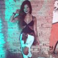 Do "Are You The One? Brasil", Vanessa Aud faz pose para mostrar look em festa