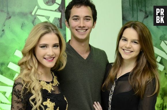 O trio de “Malhação” Anita (Bianca Salgueiro), Sofia (Hanna Romanazzi) e Ben (Gabriel Falcão) estão na 9ª posição