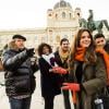 Roberta Almeida, Bruno Gissoni e Bruna Marquezine foram alguns dos atores que viajaram para Viena, na Áustria, gravar cenas de "Em Família"