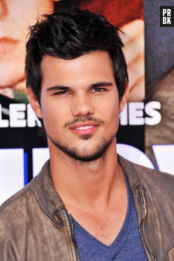 Taylor Lautner comemora 22 anos de pura beleza!