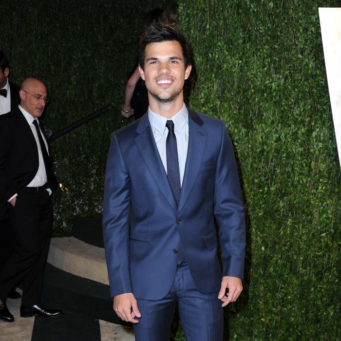 Taylor Lautner na  Vanity Fair Oscar Party em 2013 