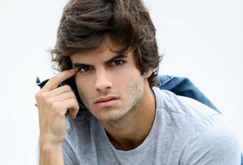 Daniel Blanco, de "Totalmente Demais", se compara a Fabinho e fala sobre o que gosta em uma mulher!