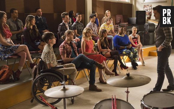 Veteranos e calouros de "Glee" ficam juntos no centésimo episódio da série!