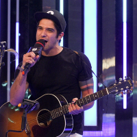 Tyley Posey, de "Teen Wolf", avisa aos fãs: "Minha carreira musical vai decolar"
