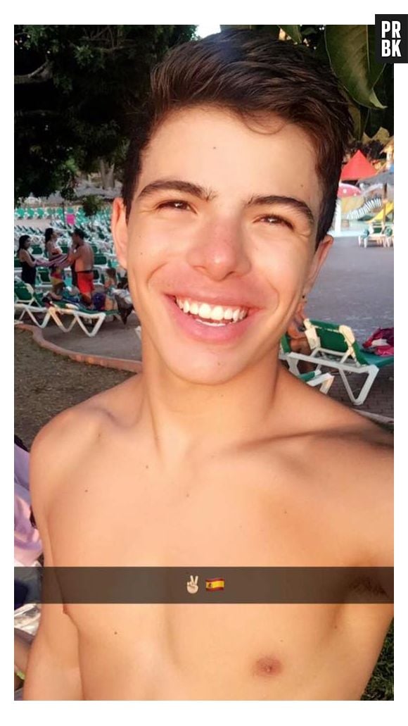 As redes sociais de Thomaz Costa, ex de Larissa Manoela, estão sempre cheias de selfies do cara