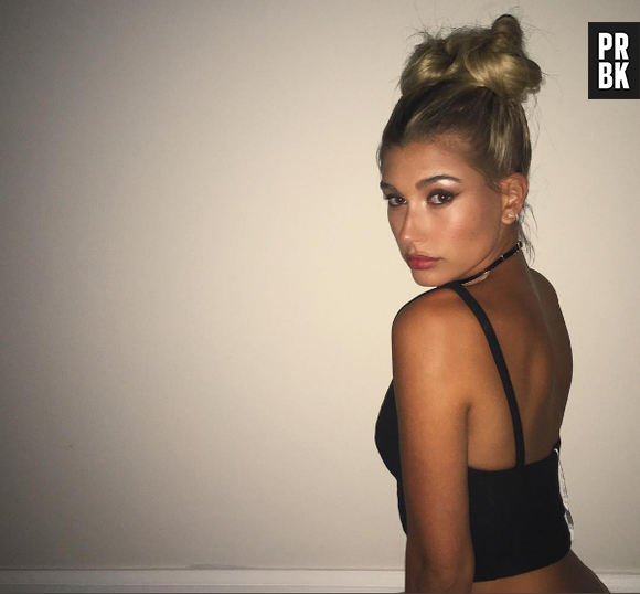 Hailey Baldwin dá sua opinião na briga envolvendo Justin Bieber e Selena Gomez