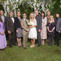 Em "The Big Bang Theory": na 10ª temporada, Leonard e Penny se casam. Confira as fotos!