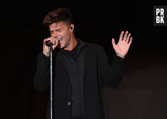 O cantor Ricky Martin apoia a candidatura de Hillary Clinton