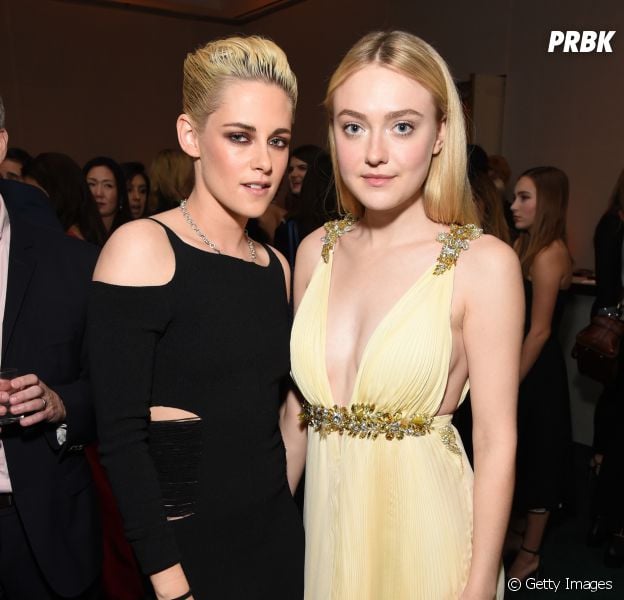 Kristen Stewart e Dakota Fanning, ex-estrelas de "Crepúsculo", se reúnem no ELLE Women In Hollywood Awards 2016
