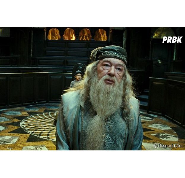 Quem será o escolhido para interpretar o Dumbledore em "Animais Fantásticos e Onde Habitam"? Todo mundo quer saber!