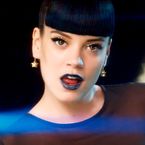 Em "Game of Thrones": Lily Allen nega participação em cena íntima com irmão