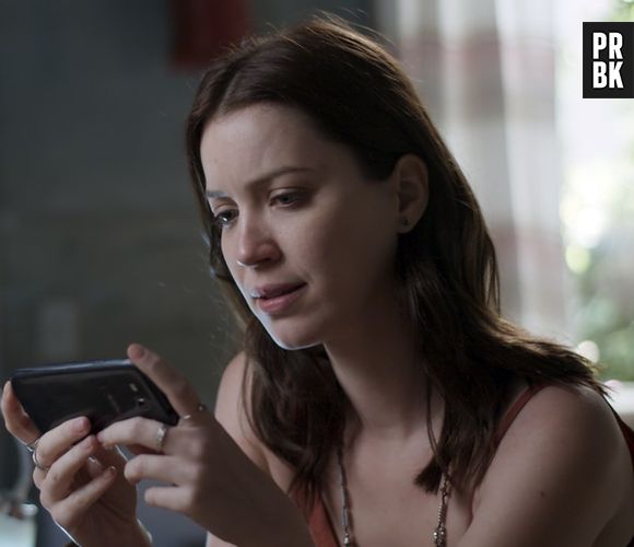 Júlia (Nathalia Dill) vai contar plano de vingança à irmã gêmea em "Rock Story", novela da Globo