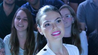 Recuperada, Isis Valverde comenta mudança no visual "Ainda estou me acostumando"