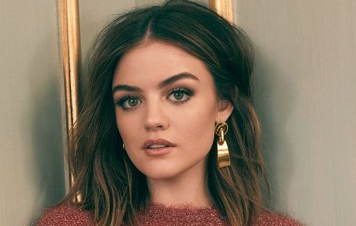 Lucy Hale, de "Pretty Little Liars", tem foto nua vazada na internet e desabafa: "Beije minha bunda"