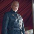  Lorde Tywin Lannister (Charles Dance) observando a grande batalha do pr&oacute;ximo epis&oacute;dio de "Game of Thrones"! 