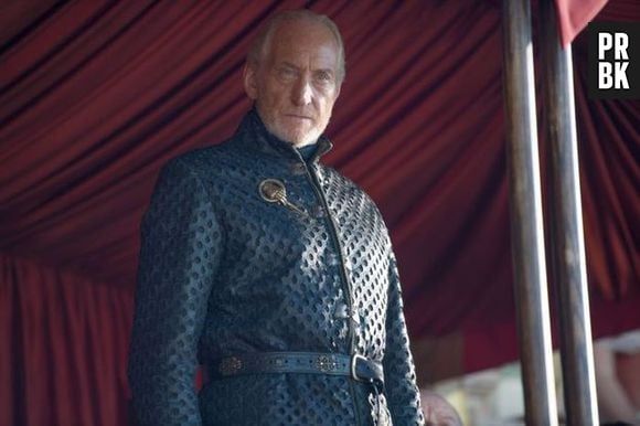 Lorde Tywin Lannister (Charles Dance) observando a grande batalha do próximo episódio de "Game of Thrones"!