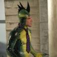 Schmidt (Max Greenfield) vai se fantasiar de algum lagarto estranho de gravata em "New Girl"!