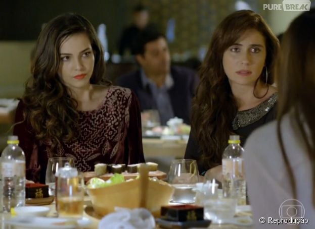 Na trama de "Em Fam&iacute;lia", Clara (Giovanna Antonelli) e Marina (Tain&aacute; M&uuml;ller) v&atilde;o ouvir ofensas em restaurante!