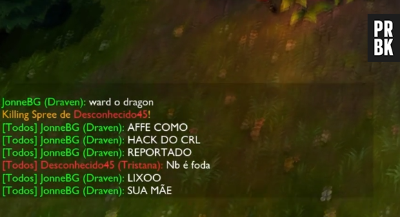 Que feio chamar o colequinha de lixo no "League of Legends". Vai ser reportado, olha.