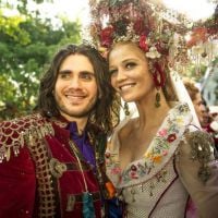 Foto: Juliana (Bruna Linzmeyer) e Renato (Bruno Fagundes) estavam namorando,  em 'Meu Pedacinho de Chão' - Purepeople