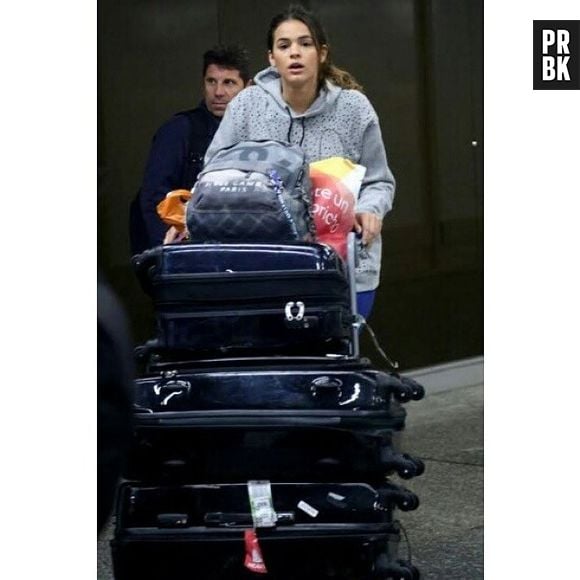 Bruna Marquezine volta ás pressas após viagem para Ibiza com Neymar Jr