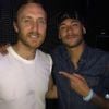 Em Ibiza, Neymar curtiu a noite com David Guetta, na madrugada desta terça-feira (29)