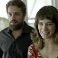 Em "O Outro Lado do Paraíso": Clara (Bianca Bin) descobre que Renato (Rafael Cardoso) é seu inimigo pouco antes de se casar com ele
