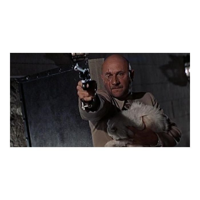  Ernst Stavro Blofeld em &quot;Com 007 s&amp;oacute; se vive duas vezes&quot; (1967) ficou t&amp;atilde;o famoso que ganhou uma par&amp;oacute;dia em Austin Powers 