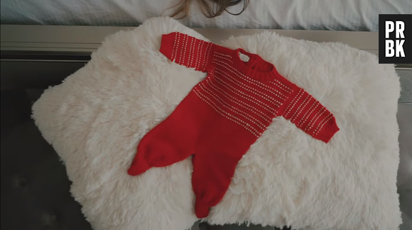 Roupinha de bebê aparece em novo clipe de Arthur Aguiar, que anuncia a gravidez de Mayra Cardi