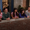 No episódio final de "New Girl", Jess (Zooey Deschanel) faz a turma entrar no túnel do tempo