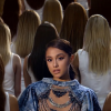 Ariana Grande em "God Is a Woman": 15 imagens do clipe para você usar de capa no Facebook