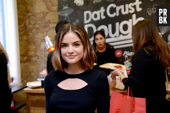 Lucy Hale, ex-"Pretty Little Liars", conta que passa muito tempo na Netflix