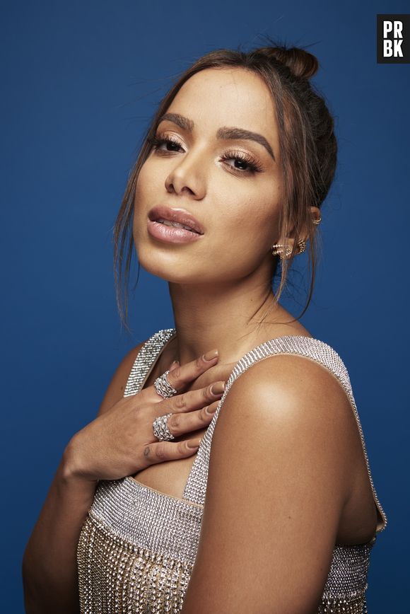 Membro da equipe da Anitta deixa vazar nome e tracklist do seu suposto novo álbum, "Game Over"