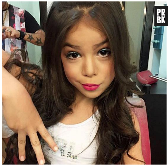 Mãe da Melody, Glória Severino, conta que não tem controle sobre a carreira da filha