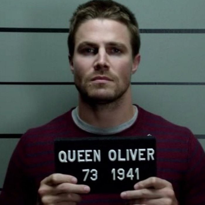 Em &quot;Arrow&quot;, Oliver (Stephen Amell) ficou um bom tempo na cadeia nesta 7ª temporada