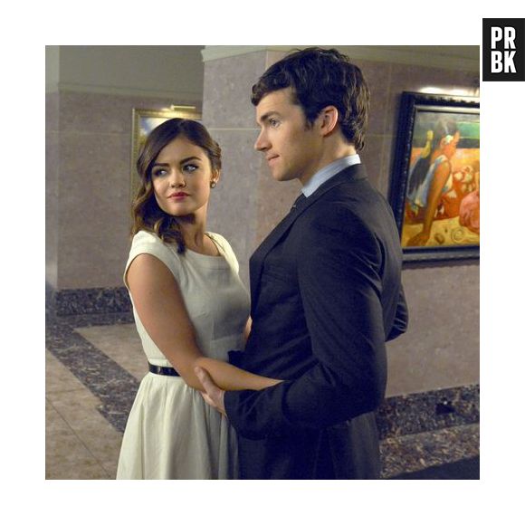 Em "Pretty Little Liars: The Perfectionists": derivada mostra que Aria (Lucy Hale) e Ezra (Ian Harding) tem um bebê!