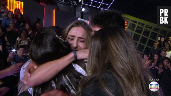 Após muitas polêmicas, Paula, campeã do "BBB19", está proibida de dar entrevistas