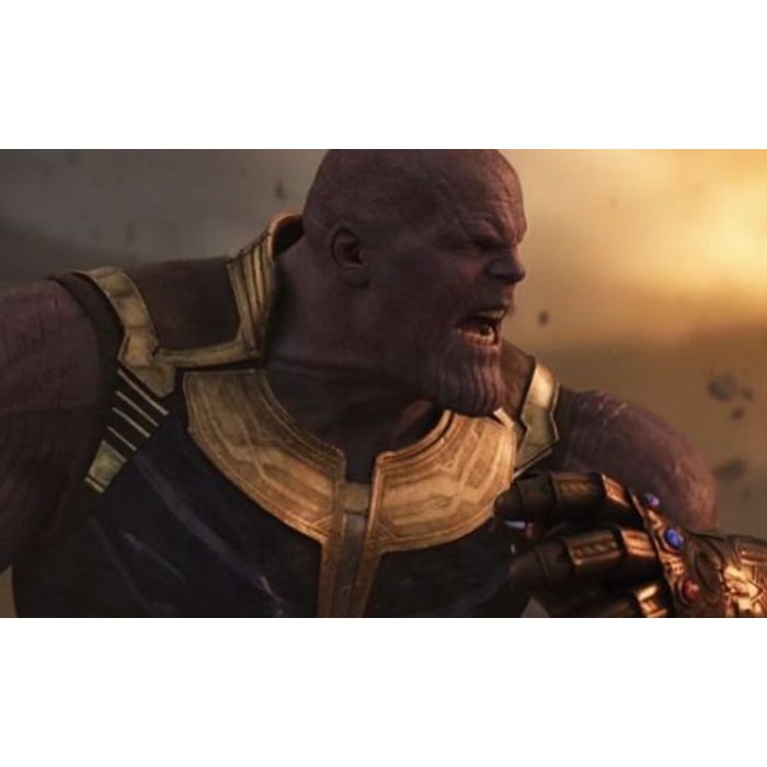 Thanos (Josh Brolin) morre em &quot;Vingadores: Ultimato&quot; após Homem de Ferro (Robert Downey Jr.) estalar os dedos com a manopla