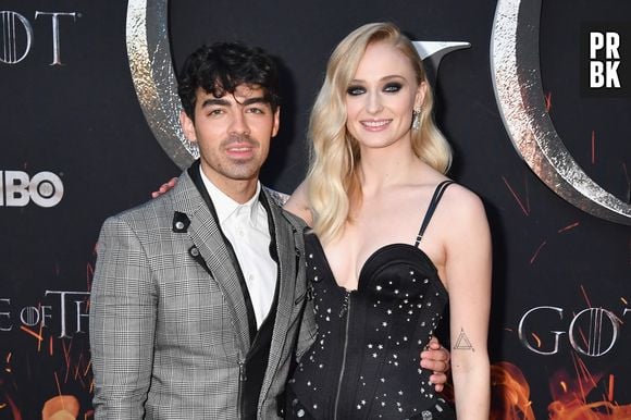 Sophie Turner fala sobre frase crucial dita por Joe Jonas para ajudá-la no período da Depressão