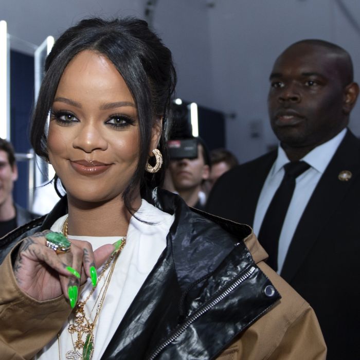 Rihanna surpreendeu SZA com cartão-presente e cartão fofo após episódio de racismo