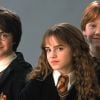 De "Harry Potter": Hogwarts, Harry (Daniel Radcliffe), Hermione (Emma Watson) e Rony (Rupert Grint) vão virar tema de mais quatro livros digitais